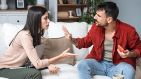 Как справляться с ревностью и доверять партнеру